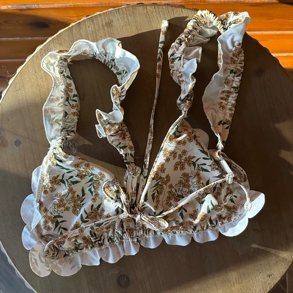 Floral Ruffle Bikini Set - Picture 2 of 4